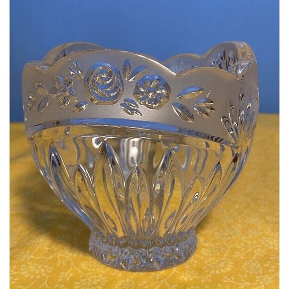 Oneida Southern Garden 4" Crystal Potpourri Sugar Candy Bowl Frosted Etched - Picture 1 of 6